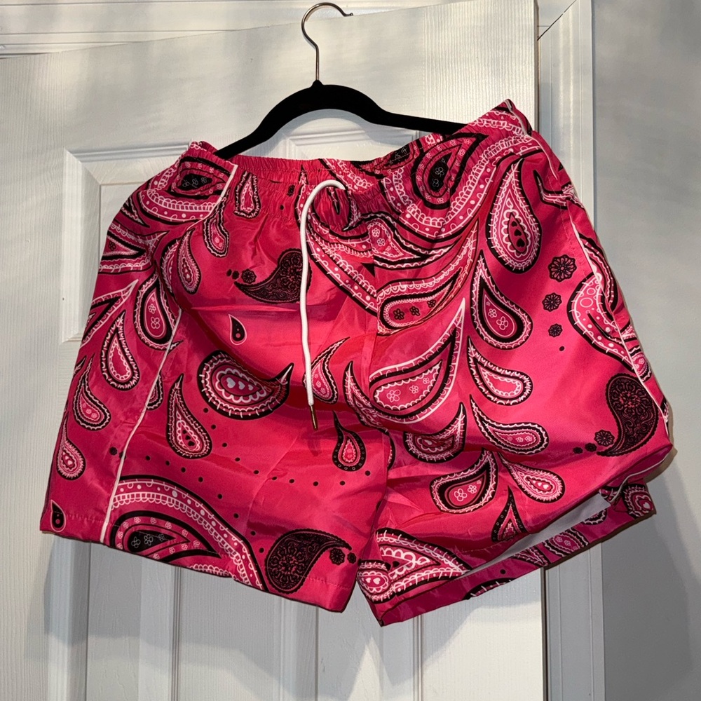 Pink Paisley unisex Shorts